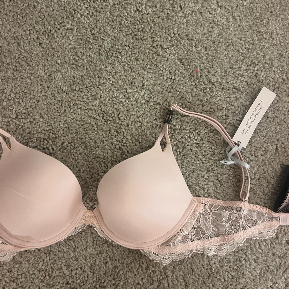 BRAND NEW Victorias Secret pink bra